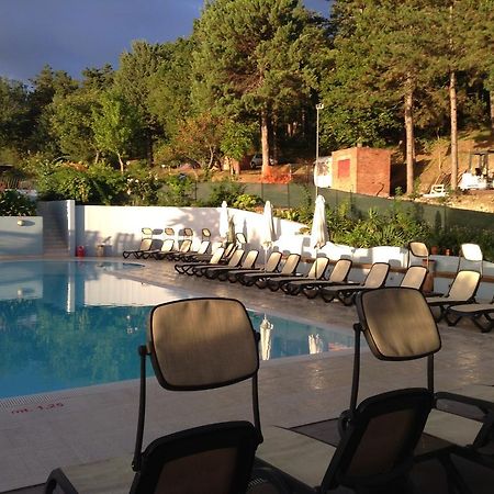Hotel Camping Pineta Urbino Exterior foto