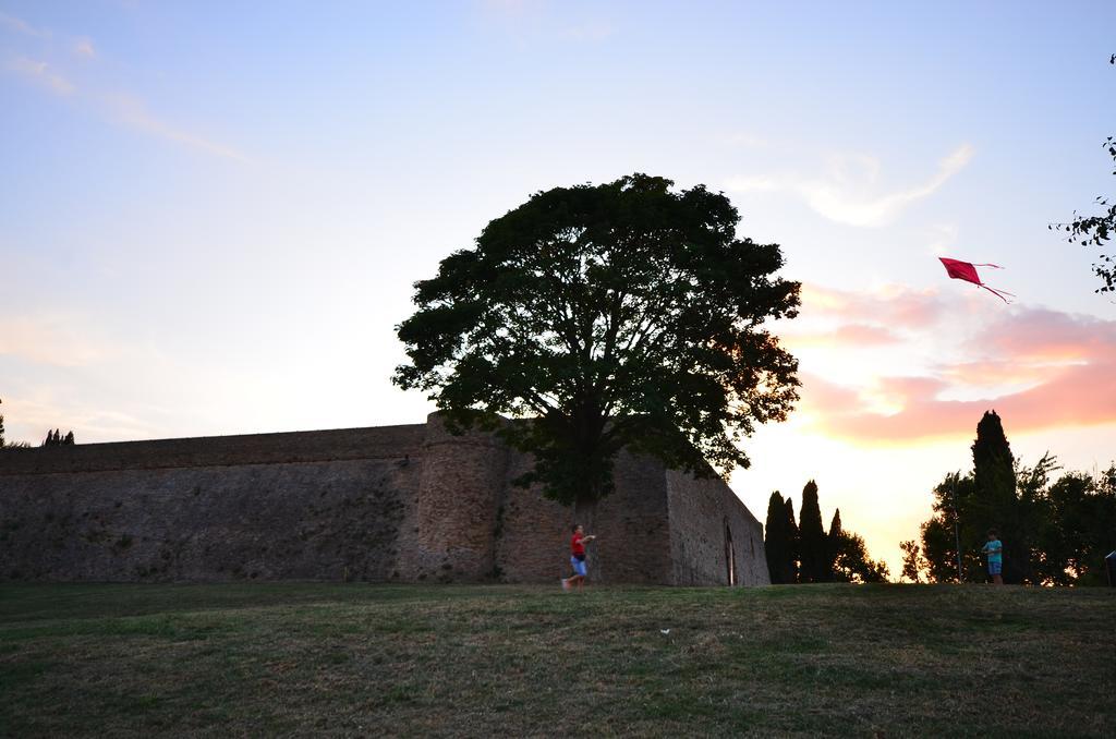 Hotel Camping Pineta Urbino Exterior foto