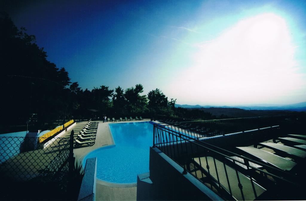 Hotel Camping Pineta Urbino Exterior foto